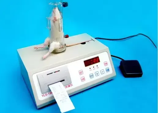 Equipo de Laboratorio, Placa C - Medical Lab Study reseña y precio